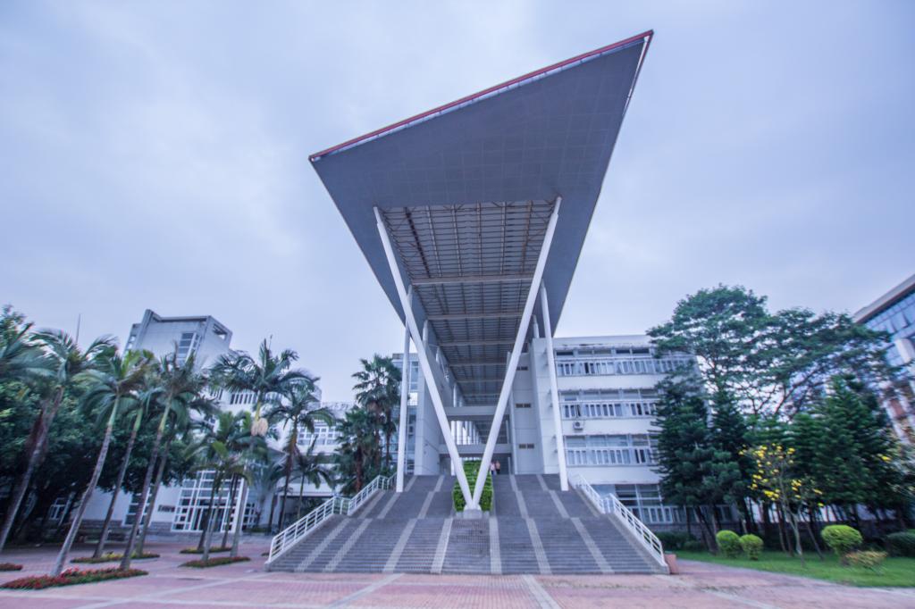 学院成立以来一直致力于电子信息领域的